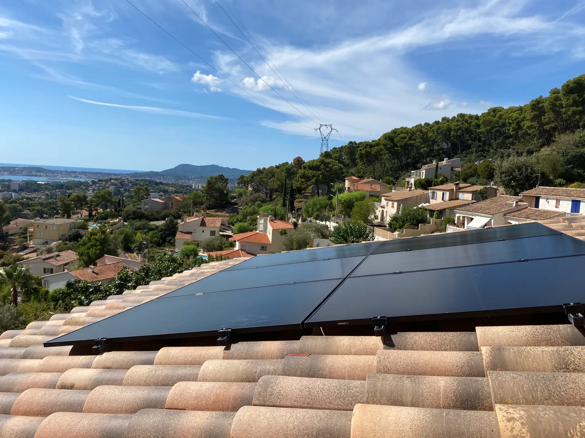 Installation photovoltaïque 60 kWc sur toiture plate de bâtiment industriel à Sophia Antipolis